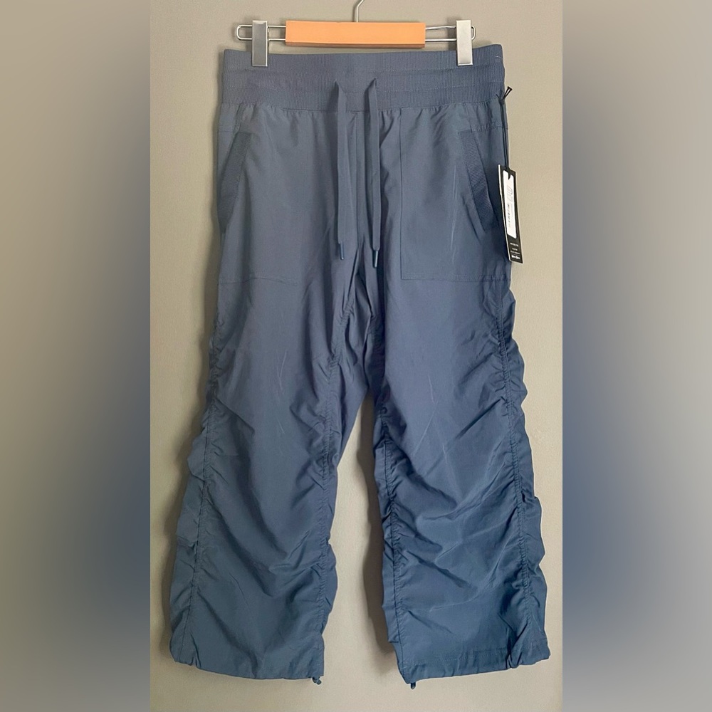 BNWT Kyodan Capri